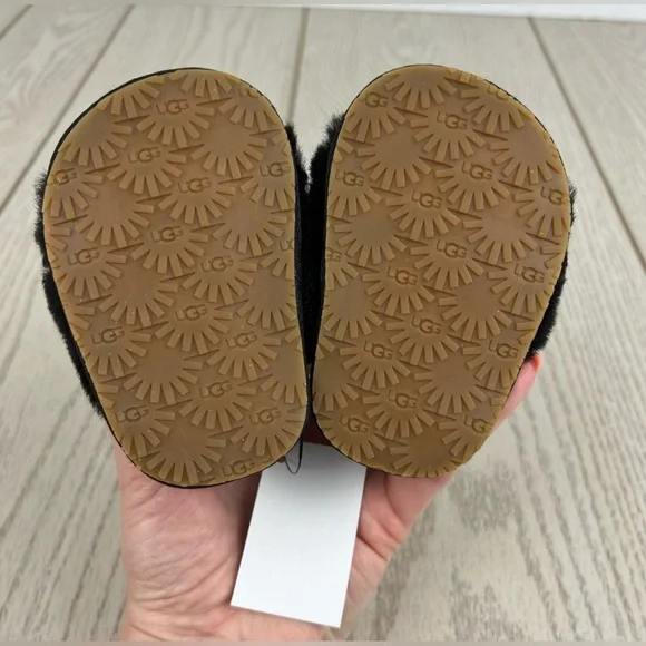 NWT UGG Infant Fluff Yeah Furry Fuzzy Sandals Black - Picture 5 of 10